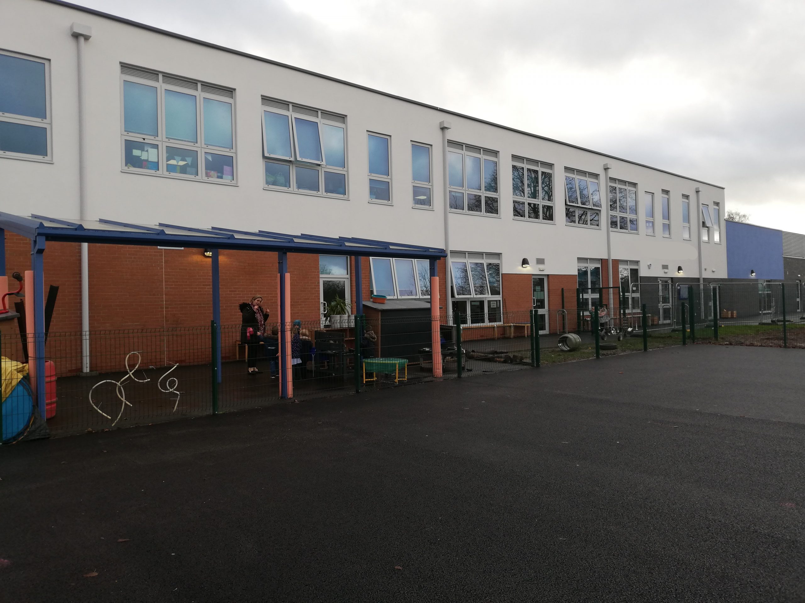 Online Safety Newsletter 2 - 6 Top Tips for Screen Time